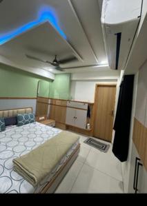 Bedroom Image of 1560 Sq.ft 3 BHK Apartment / Flat for rent in RAR Parkview Kadamb, Vaishno Devi Circle Ahmedabad for Rs. 40000