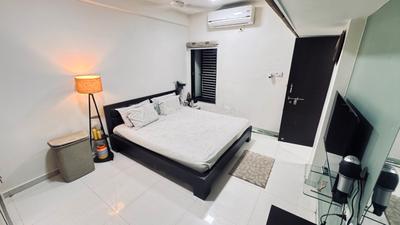 Image of 945 Sq.ft 2 BHK Apartment / Flat for sale in Simandhar Enclave, Ghatlodiya, Ahmedabad for Rs. 5800000