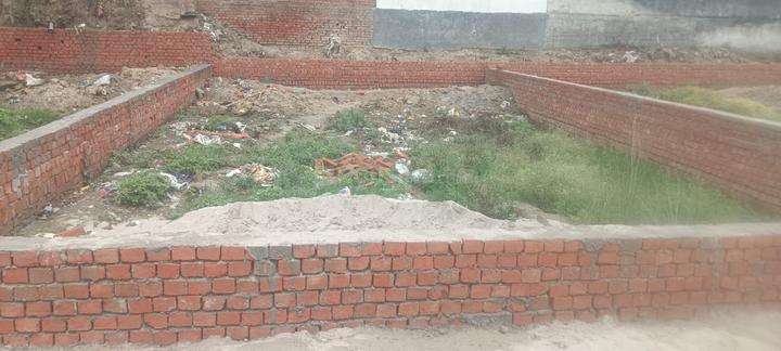 Aishwarya plots Main Image 1