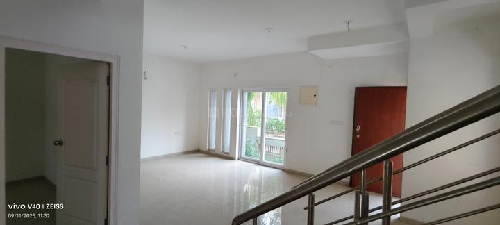 Pacifica San Tropez Main Image 1