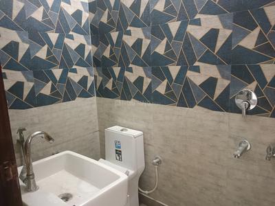 Bathroom Image of 2200 Sq.ft 3 BHK Builder Floor for rent in Sector 49 Faridabad for Rs. 35000