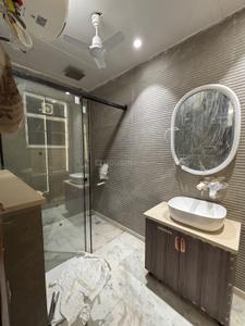 Bathroom Image of 2000 Sq.ft 3 BHK Builder Floor for sale in Mansarover Garden New Delhi for Rs. 35000000
