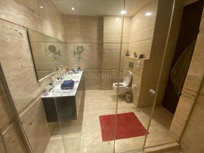 Bathroom Image of 4000 Sq.ft 4 BHK Builder Floor for sale in Maharani Bagh New Delhi for Rs. 140000000