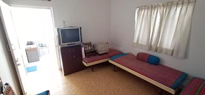 Living Room Image of 700 Sq.ft 1 BHK Builder Floor for rent in Naranpura Ahmedabad for Rs. 19000