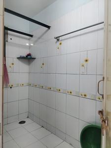 Common Bathroom One Image of 770 Sq.ft 2 BHK Apartment / Flat for sale in Narhe Pune for Rs. 4500000