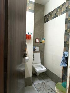 Common Bathroom Image of 700 Sq.ft 1 BHK Apartment / Flat for sale in Govindpuram Ghaziabad for Rs. 2065000