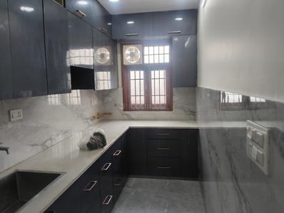 Kitchen Image of 1000 Sq.ft 3 BHK Builder Floor for sale in Krishna Nagar New Delhi for Rs. 12500000
