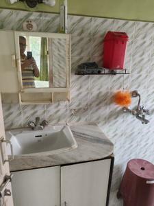 Bathroom Image of 850 Sq.ft 2 BHK Apartment / Flat for sale in Tollygunge Kolkata for Rs. 5600000