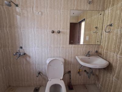 Bathroom Image of 1300 Sq.ft 2 BHK Apartment / Flat for rent in AWHO Apartment, Sector 114 Mohali for Rs. 15000