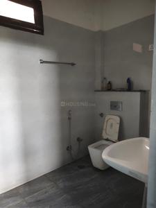 Bathroom Image of 2152 Sq.ft 2.5 BHK Builder Floor for rent in Gomti Nagar Lucknow for Rs. 21000