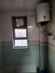 Bathroom Image of 1800 Sq.ft 2.5 BHK Apartment / Flat for rent in AWHO Gurjiner Vihar, Chi I Greater Noida for Rs. 30000