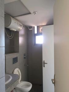 Common Bathroom Image of 1760 Sq.ft 3 BHK Apartment / Flat for sale in Paras Dews, Sector 106 Gurgaon for Rs. 19000000