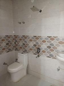 Bathroom Image of 1800 Sq.ft 2 BHK Builder Floor for rent in Ansal Palam Vihar Plot, Palam Vihar Gurgaon for Rs. 24000