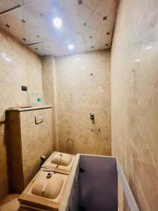 Image of 1800 Sq.ft 4 BHK Apartment / Flat for sale in Shalimar Garden, Ghaziabad for Rs. 17000000