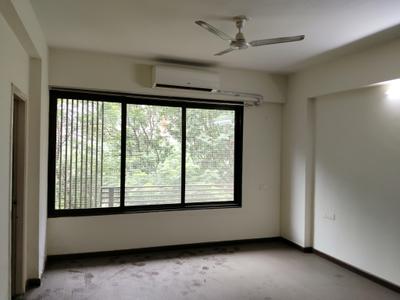 Bedroom Image of 3200 Sq.ft 3 BHK Apartment / Flat for rent in Bodakdev Ahmedabad for Rs. 58000