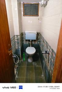 Bathroom Image of 1100 Sq.ft 2 BHK Apartment / Flat for rent in Punjagutta Hyderabad for Rs. 22000