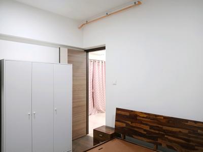Bedroom Image of 1200 Sq.ft 2 BHK Apartment / Flat for sale in Lodha Adrina, Lower Parel Mumbai for Rs. 60000000