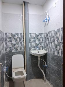 Common Bathroom Image of 1050 Sq.ft 2 BHK Apartment / Flat for sale in Sector 49 Noida for Rs. 4500000