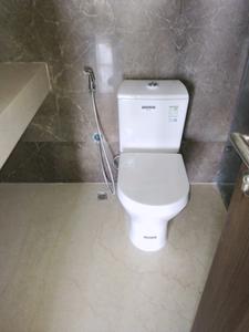Common Bathroom Image of 1400 Sq.ft 3 BHK Apartment / Flat for sale in Kalpataru Magnus, Bandra East Mumbai for Rs. 71000000