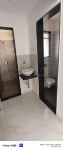 Bathroom Image of 600 Sq.ft 1 BHK Apartment / Flat for rent in Kasarvadavali Thane for Rs. 15900
