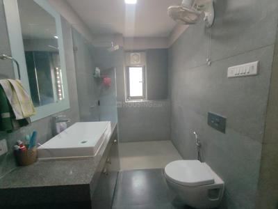 Bathroom Image of 4400 Sq.ft 4 BHK Apartment / Flat for sale in Bodakdev Ahmedabad for Rs. 60000000