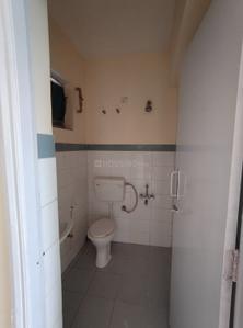 Bathroom Image of 750 Sq.ft 2 BHK Apartment / Flat for rent in Shapoorji Pallonji Shukhobrishti, New Town Kolkata for Rs. 14000