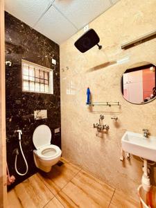 Bathroom Image of 4800 Sq.ft 4 BHK Villa for rent in Injambakkam Chennai for Rs. 300000