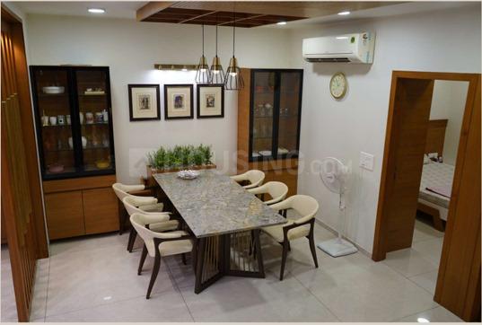 Goyal Floris Main Image 1