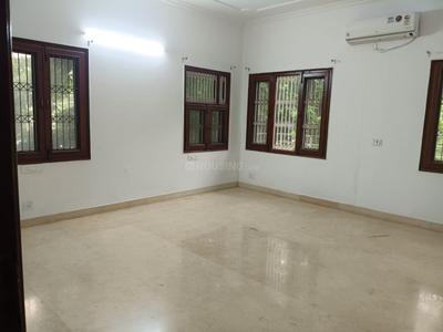 Bedroom Image of 4900 Sq.ft 8 BHK Villa for rent in Sector 40 Noida for Rs. 300000