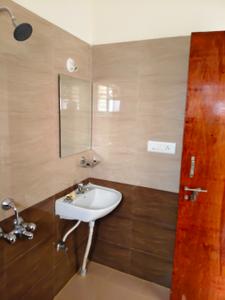 Bathroom Image of 1400 Sq.ft 3 BHK Apartment / Flat for rent in Kumbalgodu Bengaluru for Rs. 25000