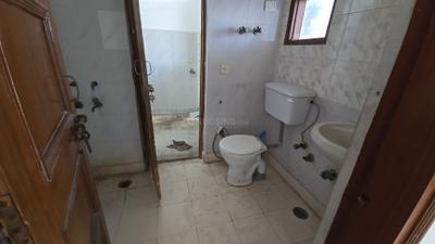 Image of 1850 Sq.ft 3.5 BHK Apartment / Flat for rent in Sector 62, Noida for Rs. 37000