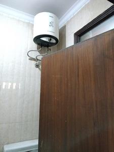 Common Bathroom Image of 980 Sq.ft 3 BHK Builder Floor for rent in Palam New Delhi for Rs. 22000
