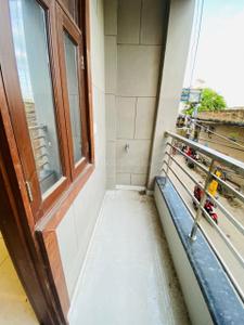 Balcony Image of 2350 Sq.ft 3 BHK Apartment / Flat for rent in Uttam Nagar New Delhi for Rs. 19000