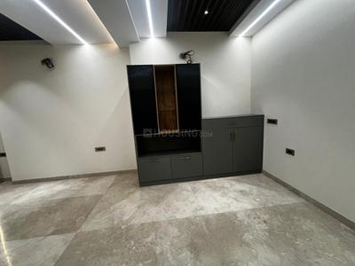 Bedroom Image of 1700 Sq.ft 3 BHK Builder Floor for sale in Janakpuri New Delhi for Rs. 43500000