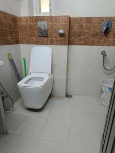 Bathroom Image of 1050 Sq.ft 2 BHK Apartment / Flat for sale in Prashant Apartments, Patparganj New Delhi for Rs. 16100000