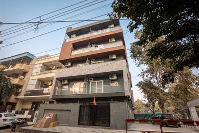 Image of 900 Sq.ft 1 RK Apartment / Flat for rent in Sector 40, Gurgaon for Rs. 30000