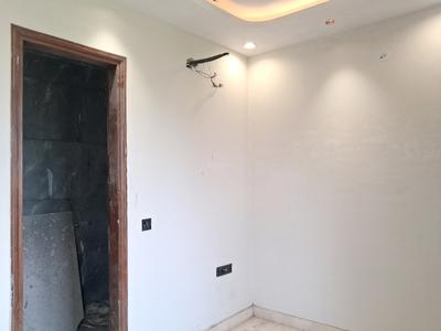Bedroom Image of 1000 Sq.ft 3 BHK Builder Floor for sale in Paschim Vihar New Delhi for Rs. 20000000
