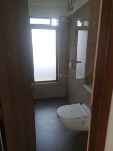 Bathroom Image of 955 Sq.ft 2 BHK Apartment / Flat for sale in Shreeji Platinum Park, Andheri West Mumbai for Rs. 32000000