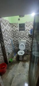 Bathroom Image of 1000 Sq.ft 3 BHK Apartment / Flat for rent in Dum Dum Kolkata for Rs. 14000