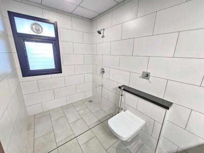 Bathroom Image of 3560 Sq.ft 4 BHK Apartment / Flat for sale in Sobha Marina One, Marine Drive Kochi for Rs. 52000000