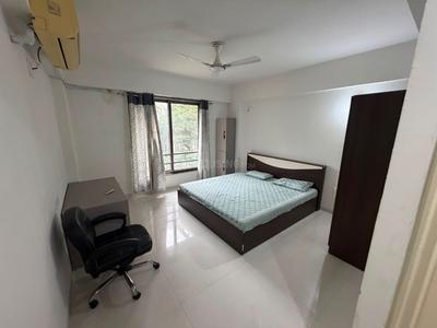 Bedroom Image of 900 Sq.ft 3 BHK Apartment / Flat for rent in Hari Aalayam, Sargasan Gandhinagar for Rs. 35000