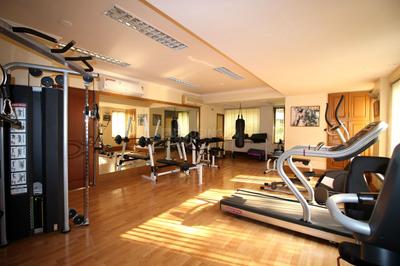 Image of 2500 Sq.ft 3 BHK Duplex for rent in Khar West, Mumbai for Rs. 625000