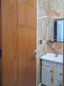 Common Bathroom Image of 1100 Sq.ft 2 BHK Apartment / Flat for sale in Avenue 49 , Sector 49 Noida for Rs. 4650000
