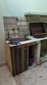 Kitchen Image of 500 Sq.ft 1 BHK Builder Floor for rent in Krishna Nagar Lucknow for Rs. 7000