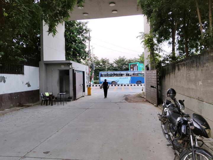Saket 3 nr taj skyline Main Image 1