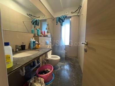 Bathroom Image of 2450 Sq.ft 3.5 BHK Apartment / Flat for sale in Kalpataru Jade Residences G, Baner Pune for Rs. 35000000