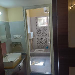 Bathroom Image of 900 Sq.ft 2 BHK Builder Floor for rent in BTM Layout 2nd Stage Bengaluru for Rs. 25000
