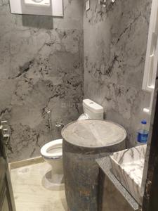 Image of 900 Sq.ft 2 BHK Builder Floor for rent in Mansarover Garden, New Delhi for Rs. 35000