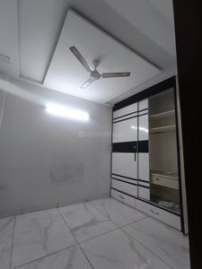 Bedroom Image of 720 Sq.ft 2 BHK Builder Floor for rent in Mukherjee Nagar New Delhi for Rs. 27000