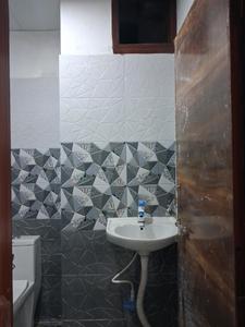 Common Bathroom Image of 1050 Sq.ft 2 BHK Apartment / Flat for sale in Sector 49 Noida for Rs. 4200000